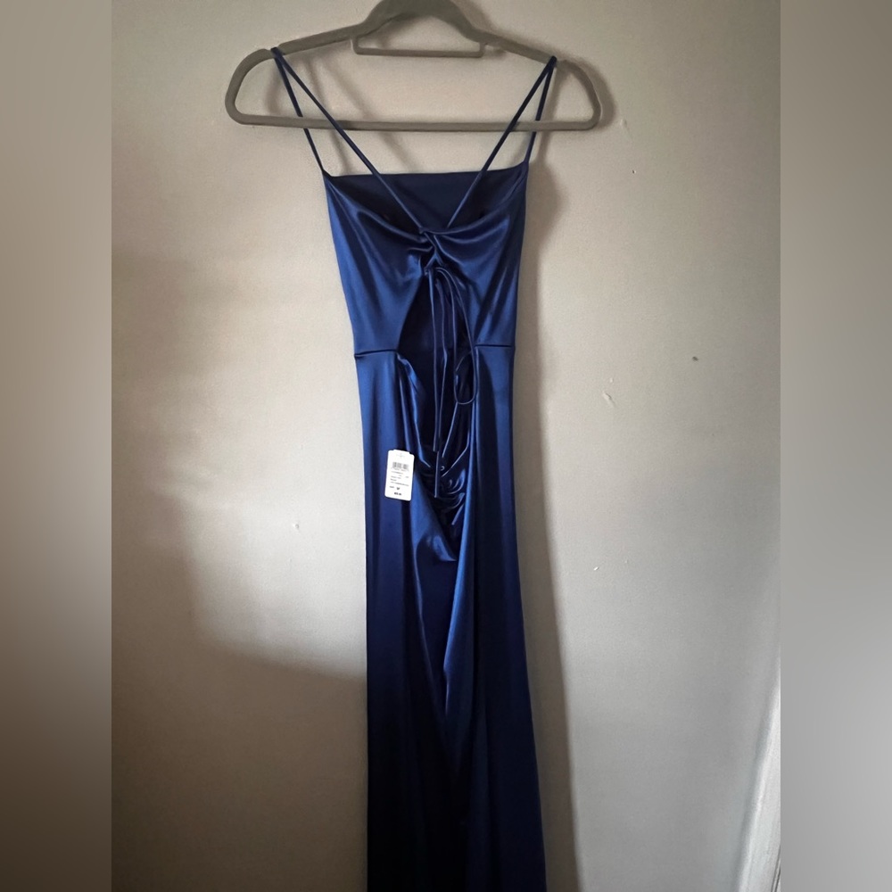 PROM DRESS - Picture 3 of 3